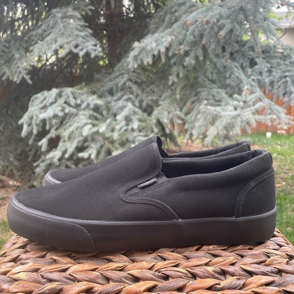 NEW Lugz Men’s Slip Resistant Clipper Slip-On. Black on Black Canvas Sneaker - Picture 5 of 8